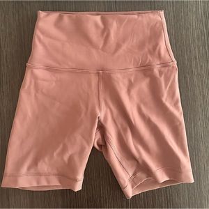 Lululemon Wunder train high rise shorts 6" inseam Size 4